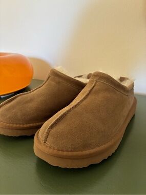 Cozy Shearling-Lined Mules in Brown